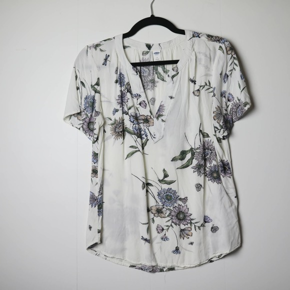 Old Navy Tops - Old Navy White Wildflower Floral Breezy Spring Summer Blouse